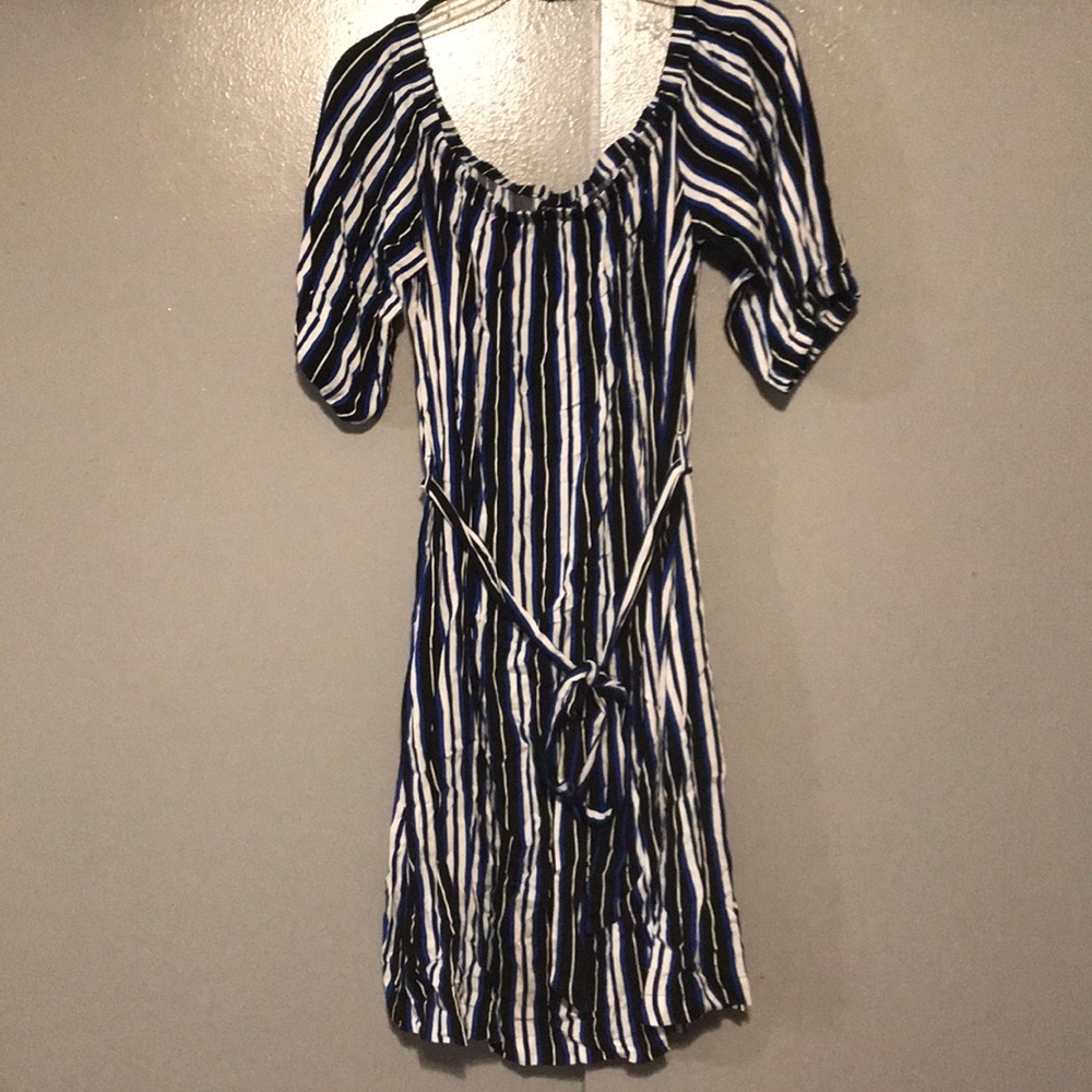 Dress - Picture 2 of 4
